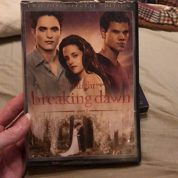 The Twilight Saga BREAKING DAWN part 2 DVD - Picture 3 of 4